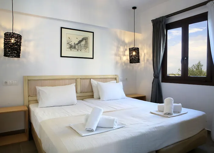 Mika & 4* 赫索尼索斯