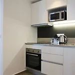 Mika & Ξενοδοχείο με διαμερίσματα 4*