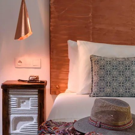 Aparthotel Mika & 4*