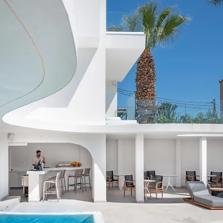 Mika & Aparthotel 4*