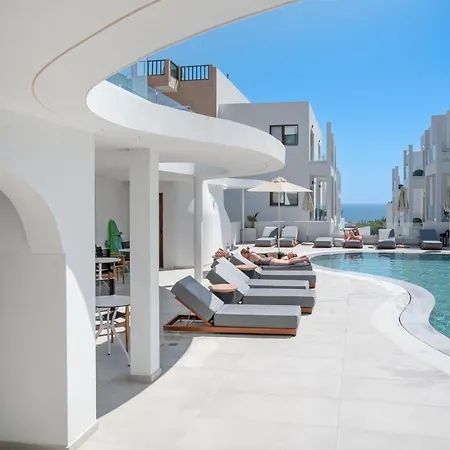Mika & Aparthotel 4*