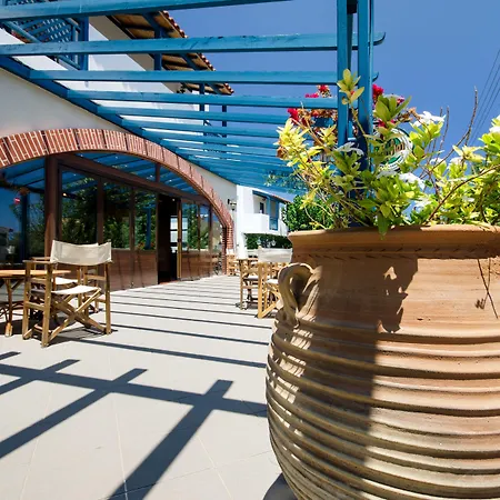 Mika & Aparthotel 4*