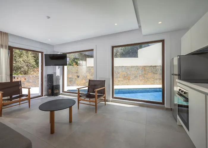 Ξενοδοχείο με διαμερίσματα Mika & 4*