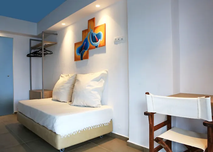 Mika & Ξενοδοχείο με διαμερίσματα 4*