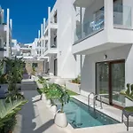 Mika & Aparthotel 4*