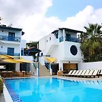 Aparthotel Mika &
