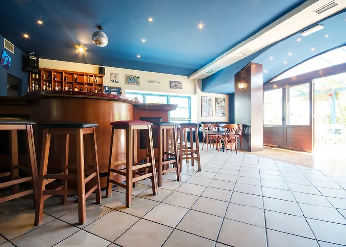 Mika & Апарт-отель Херсониссос